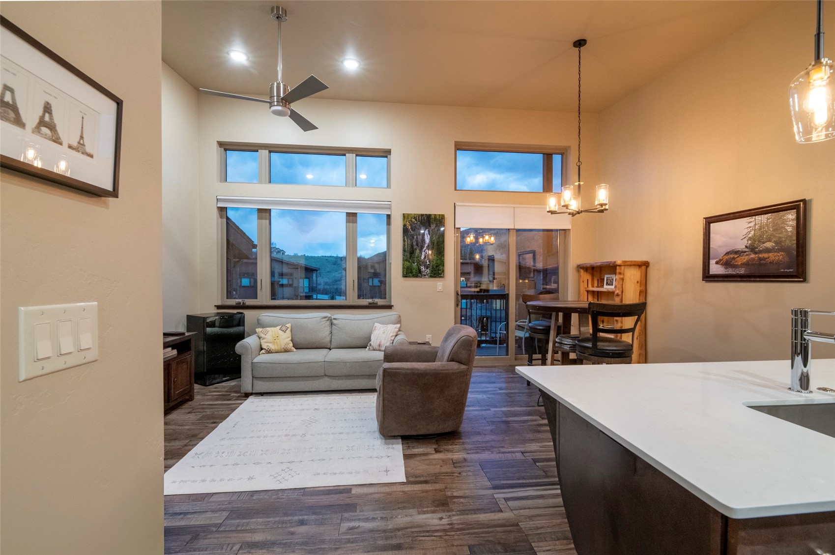 330 Fox Springs CIRCLE S 303