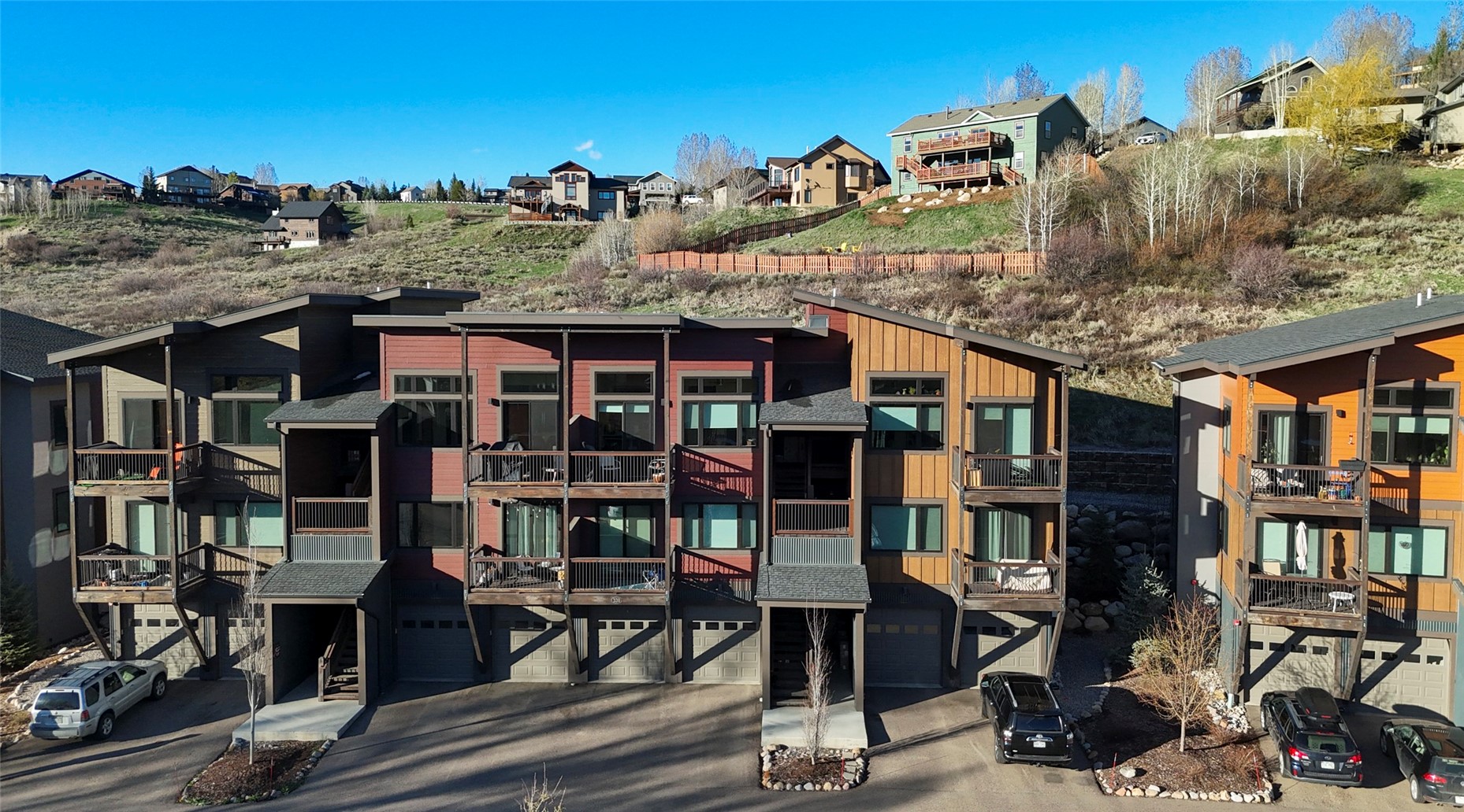 330 Fox Springs CIRCLE S 303