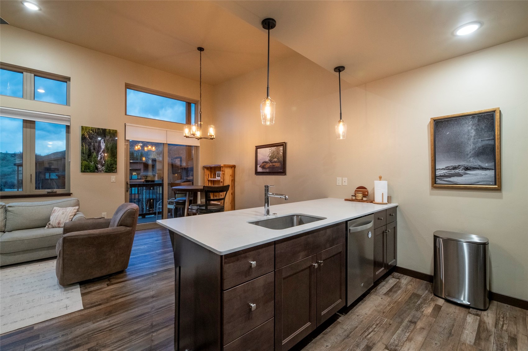 330 Fox Springs CIRCLE S 303