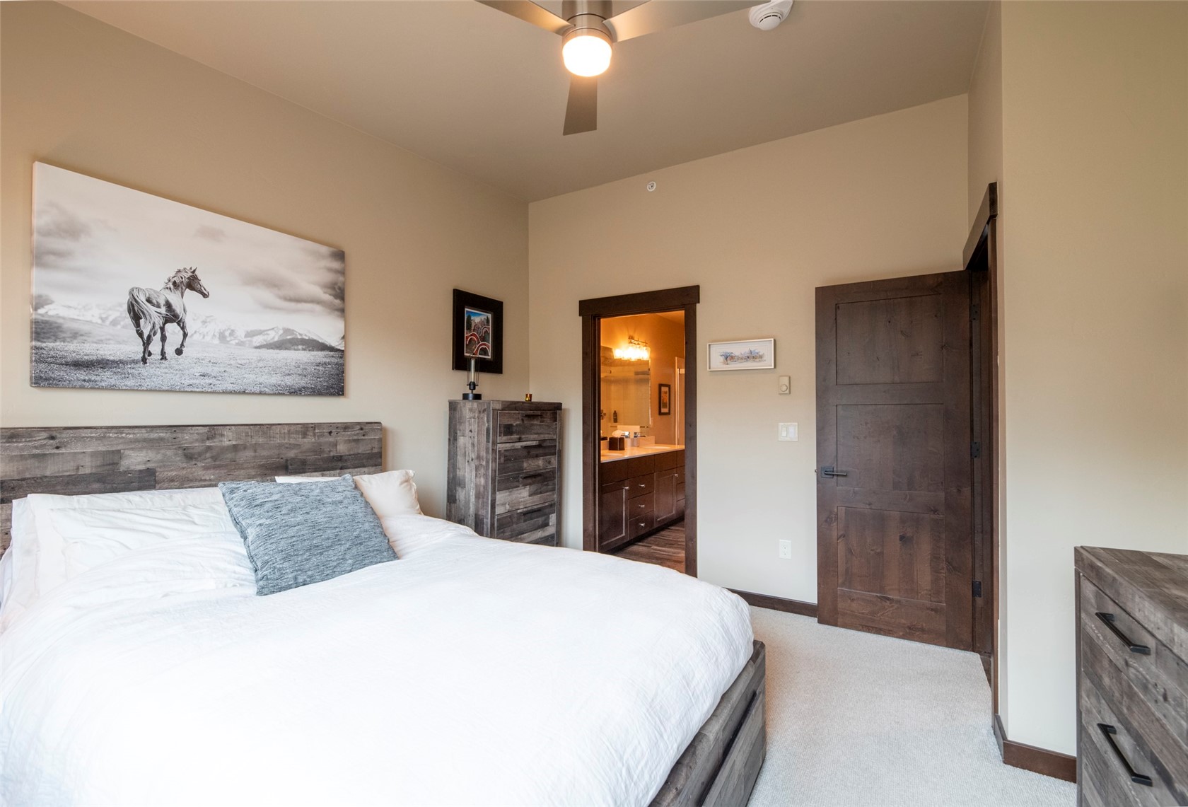 330 Fox Springs CIRCLE S 303