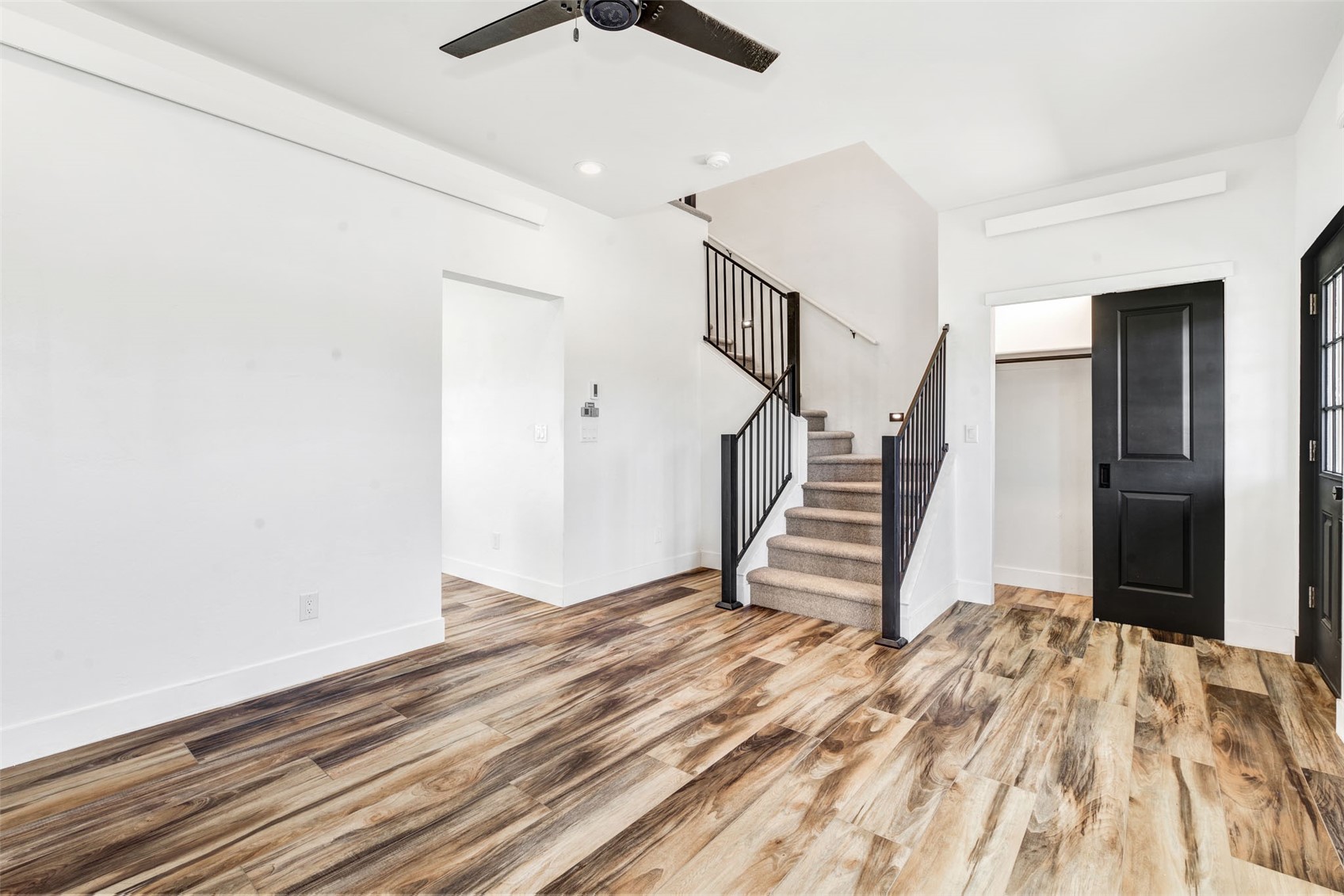 882 Dry Creek South ROAD
