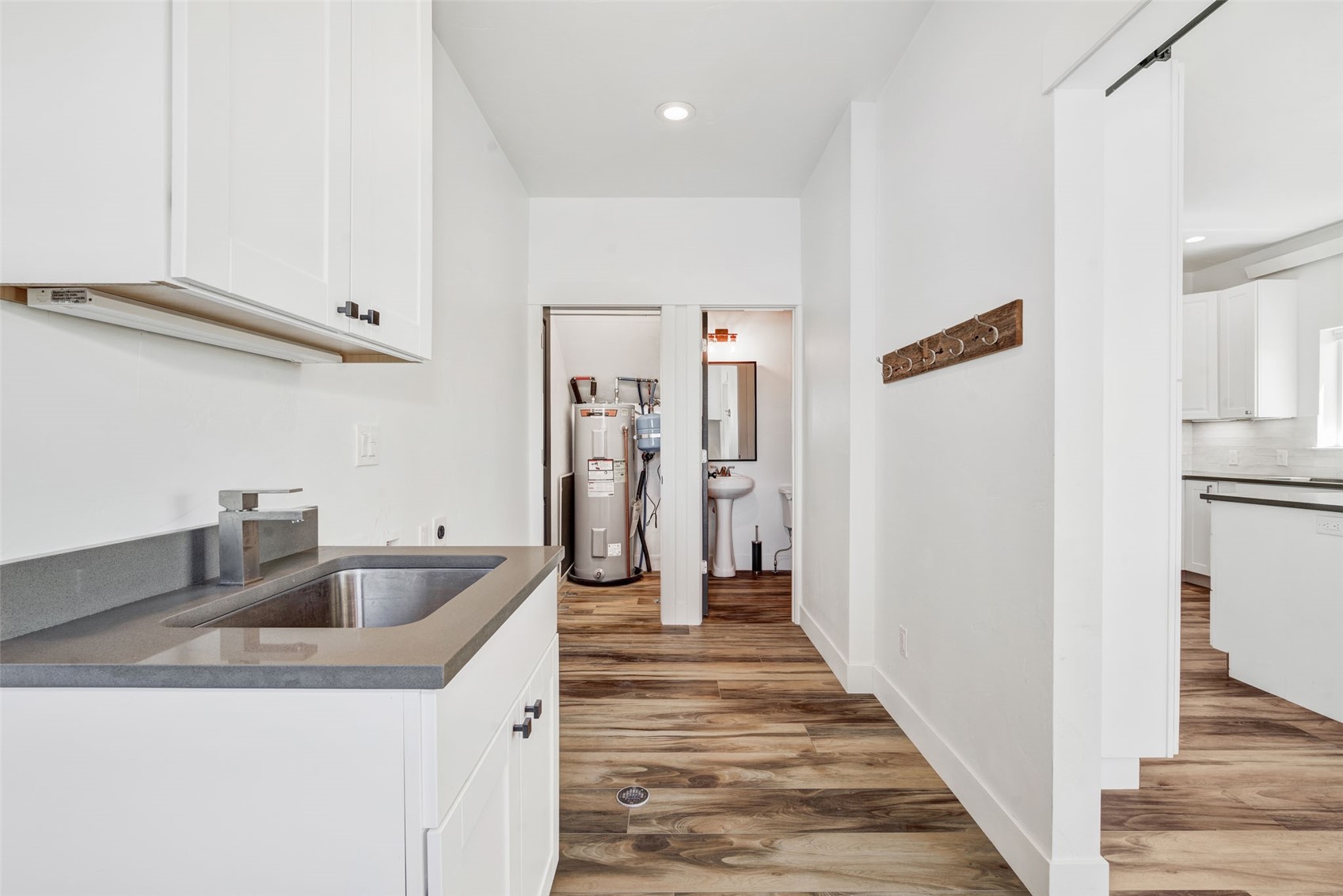 882 Dry Creek South ROAD