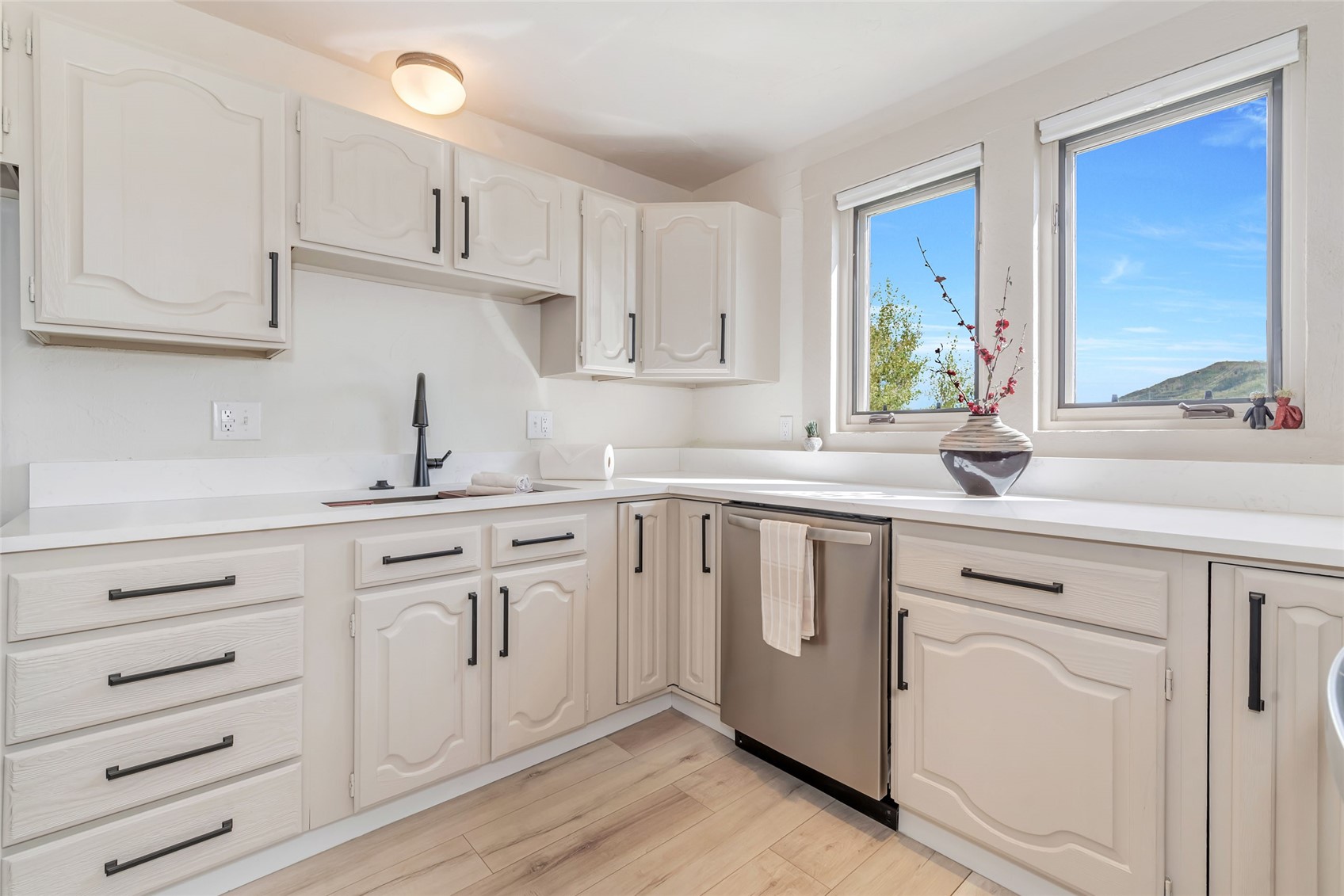 494 Tamarack DRIVE