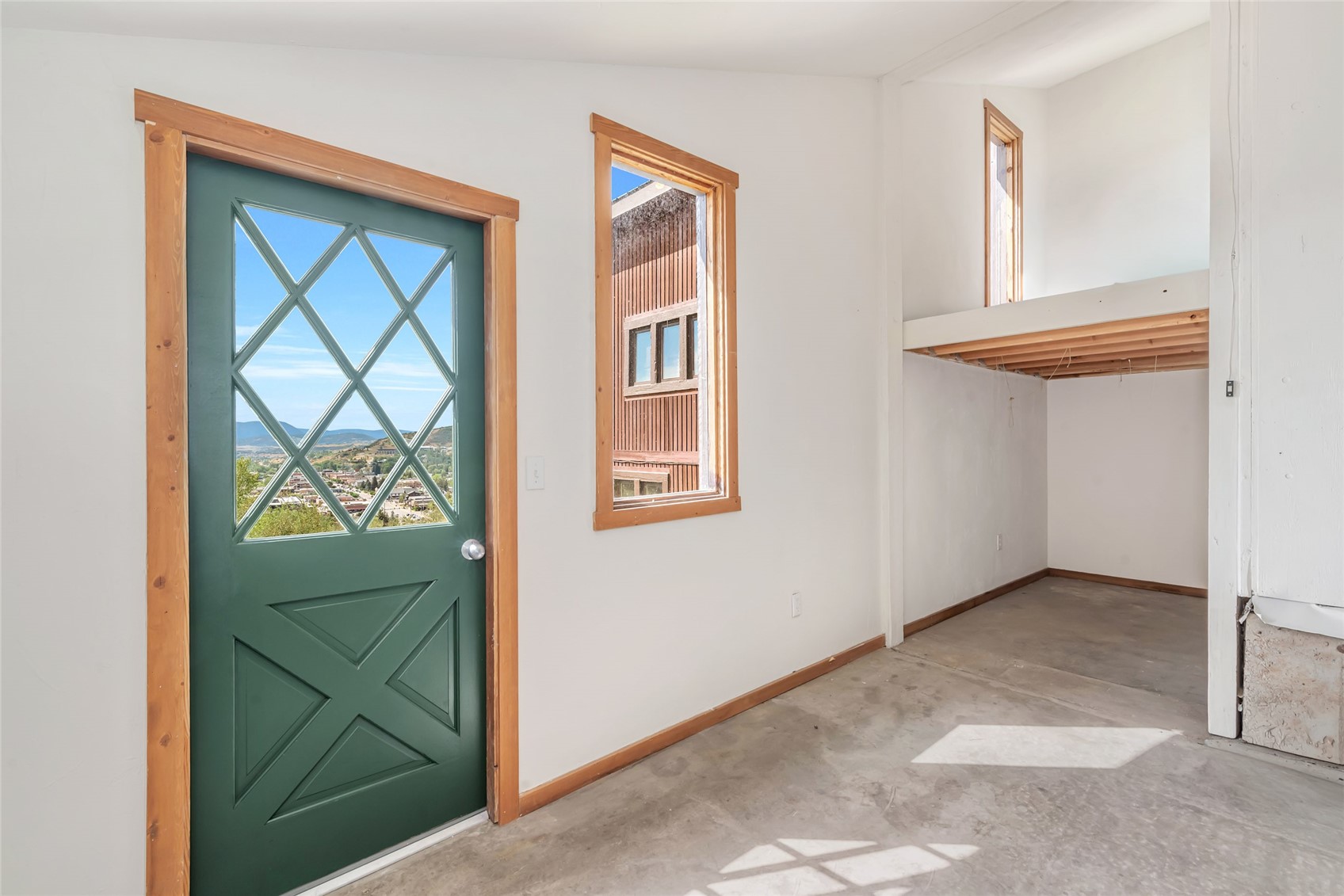 494 Tamarack DRIVE