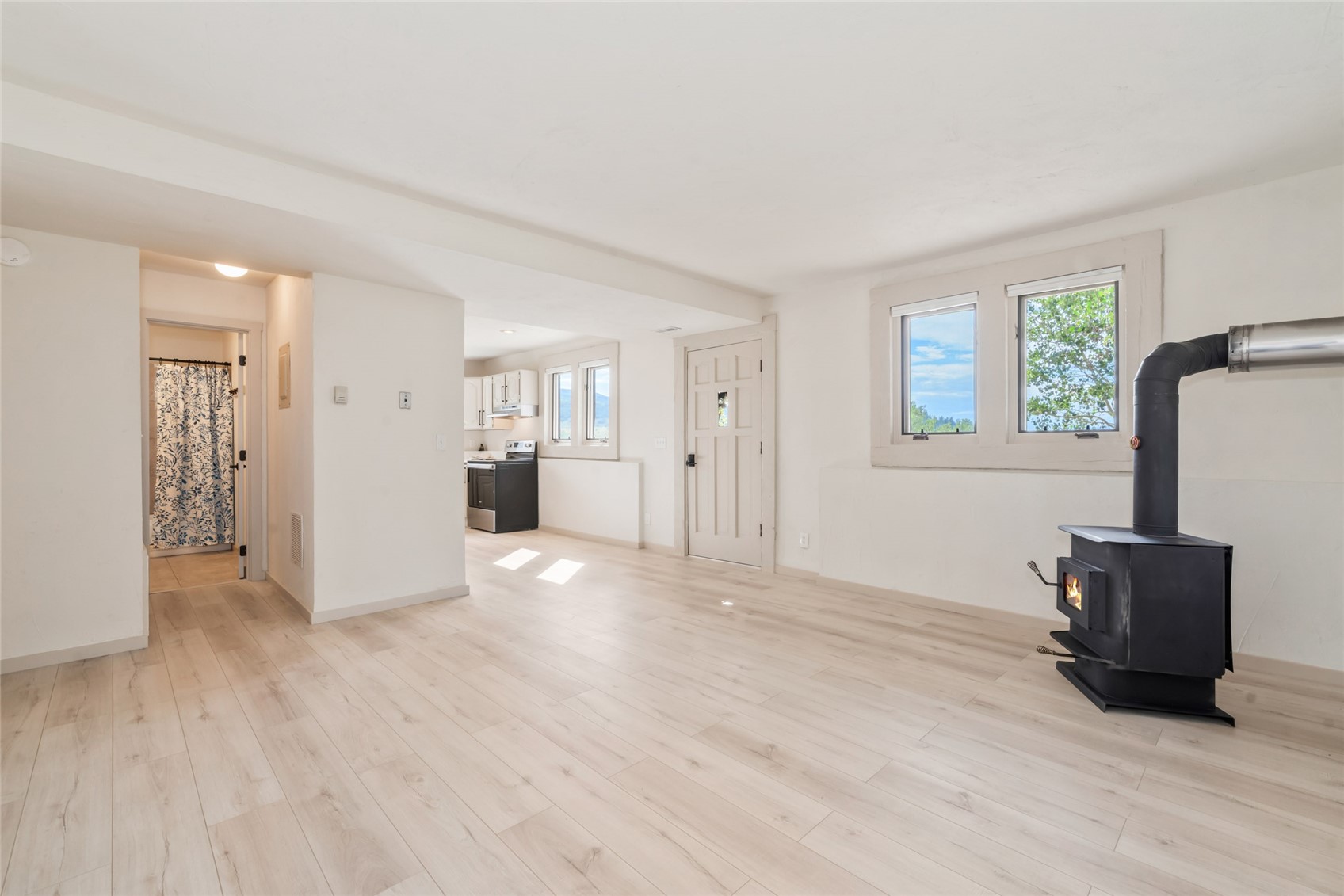 494 Tamarack DRIVE