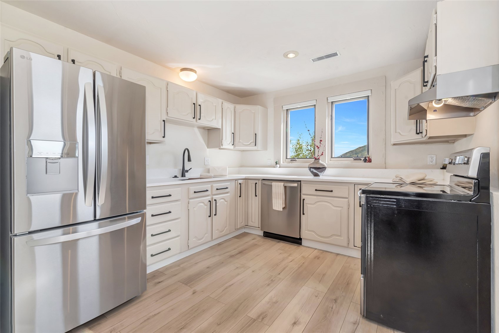 494 Tamarack DRIVE