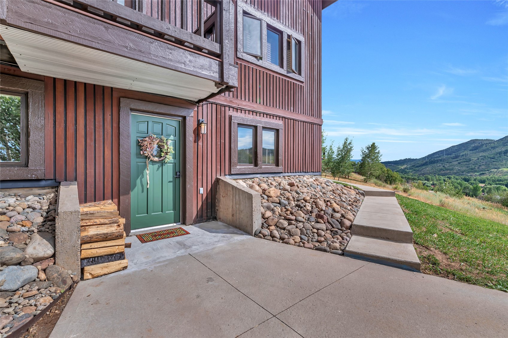 494 Tamarack DRIVE