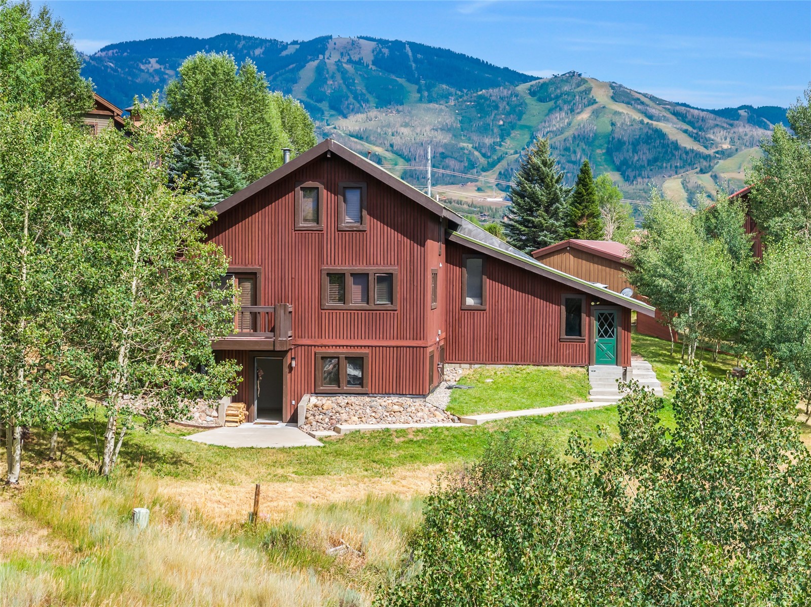 494 Tamarack DRIVE
