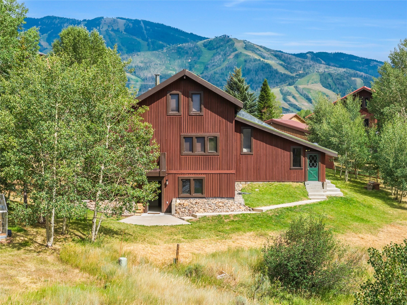 494 Tamarack DRIVE