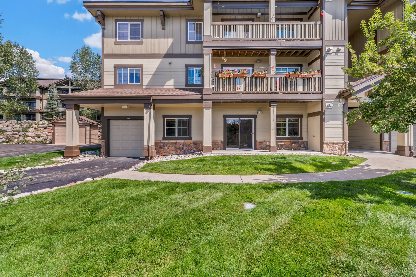 3370 Columbine DRIVE 101