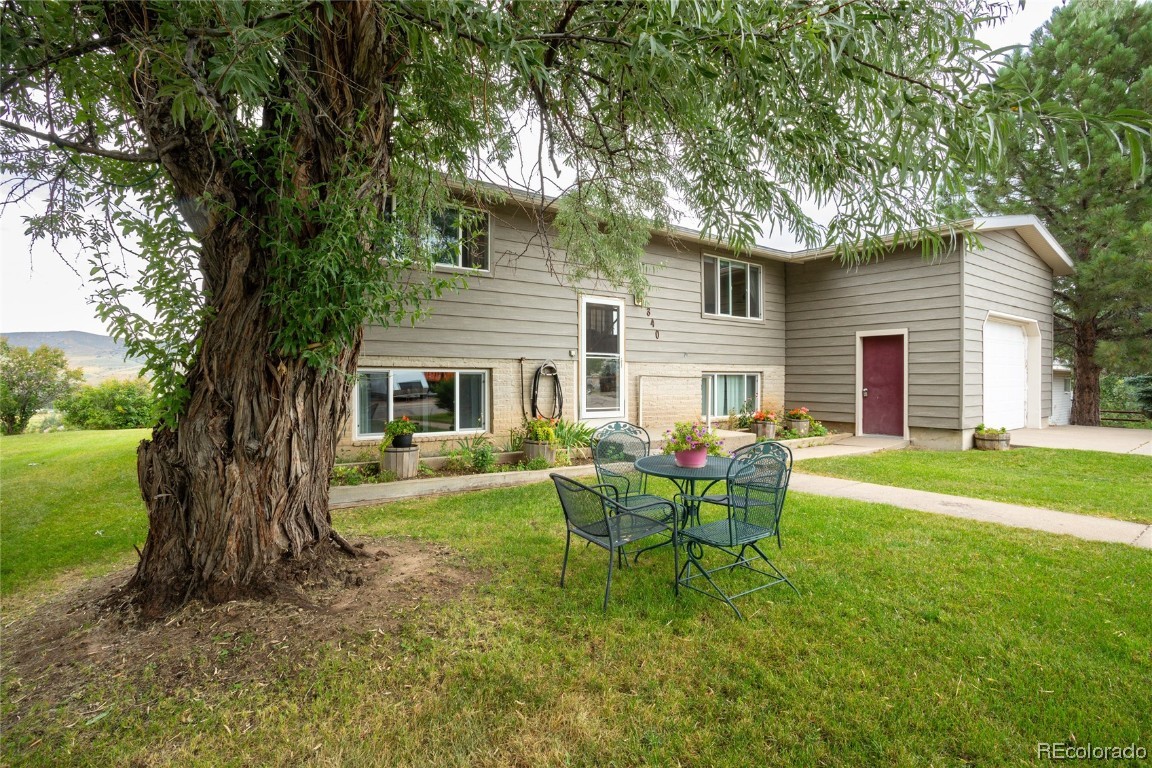 340 E View DRIVE