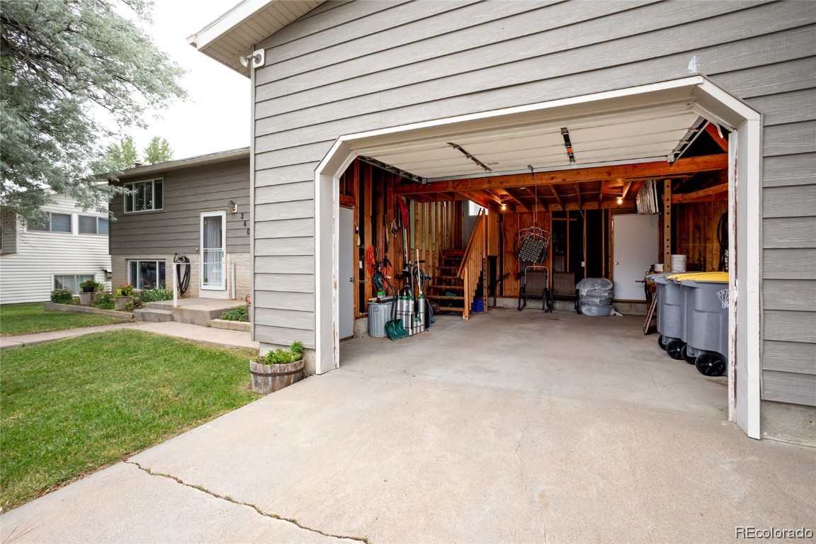340 E View DRIVE