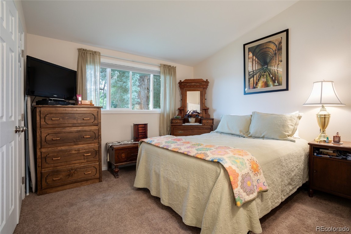 340 E View DRIVE