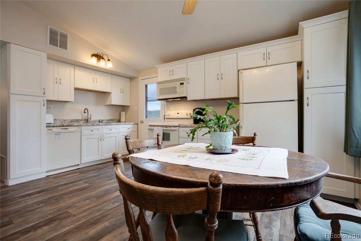 340 E View DRIVE