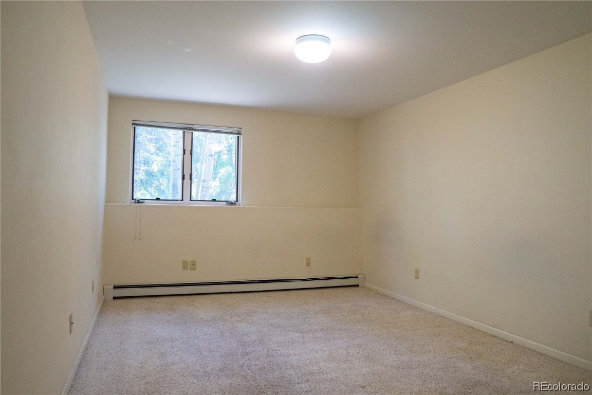 2000 Montview LANE