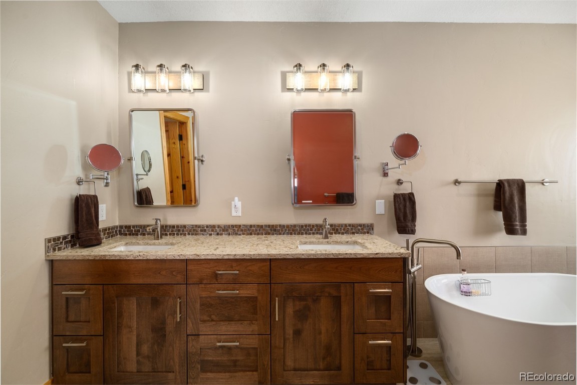 43750 Diamondback WAY