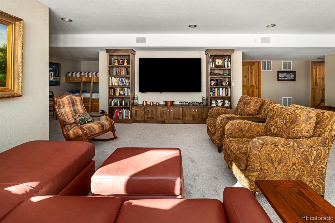 43750 Diamondback WAY