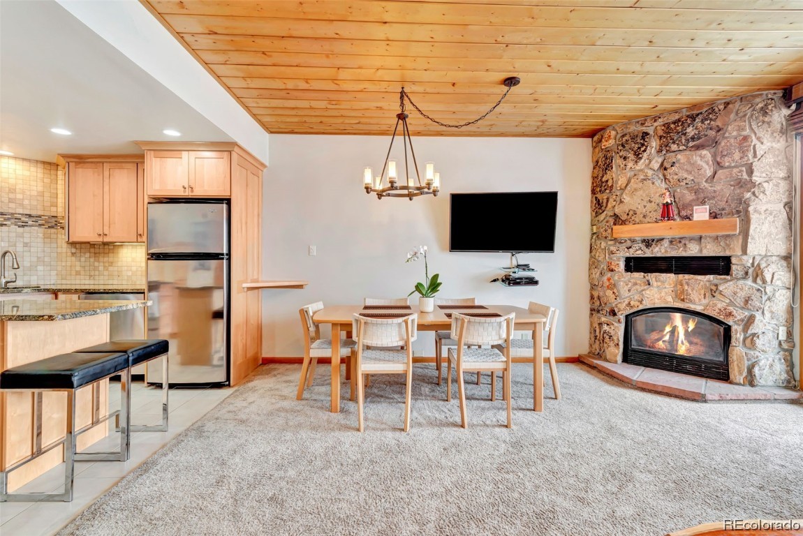 2160 Mount Werner CIRCLE 3306