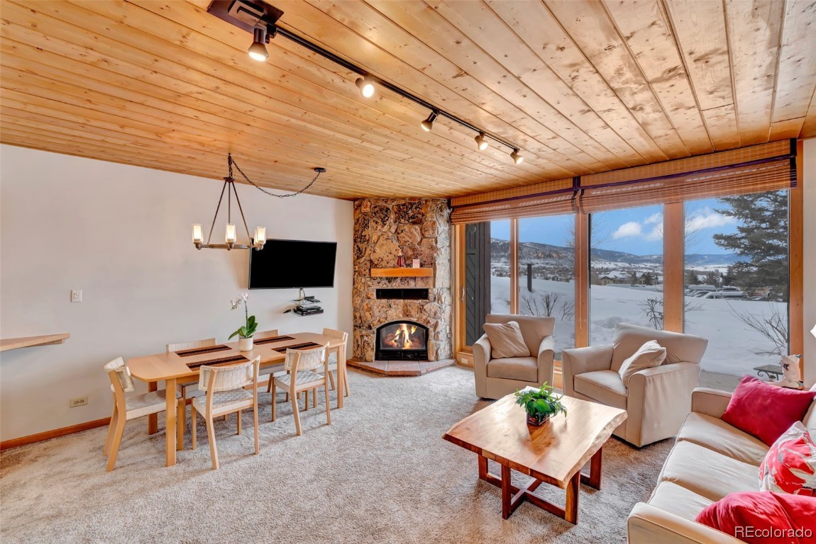 2160 Mount Werner CIRCLE 3306