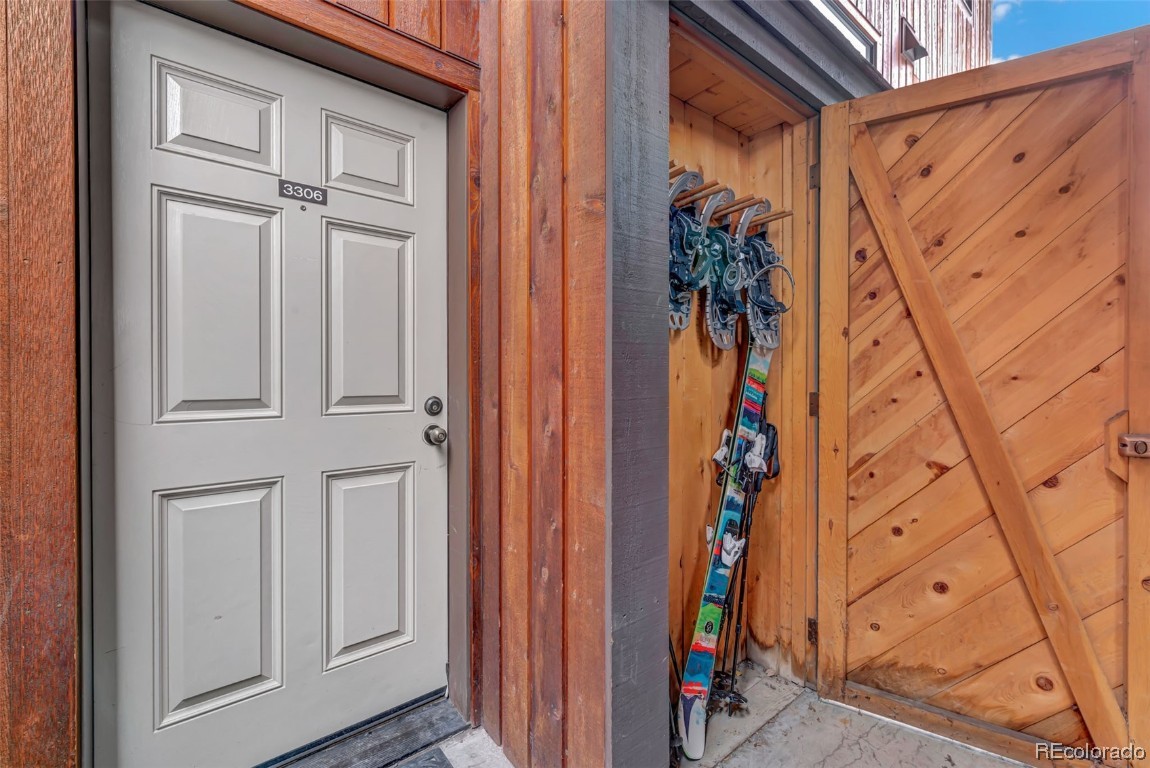 2160 Mount Werner CIRCLE 3306