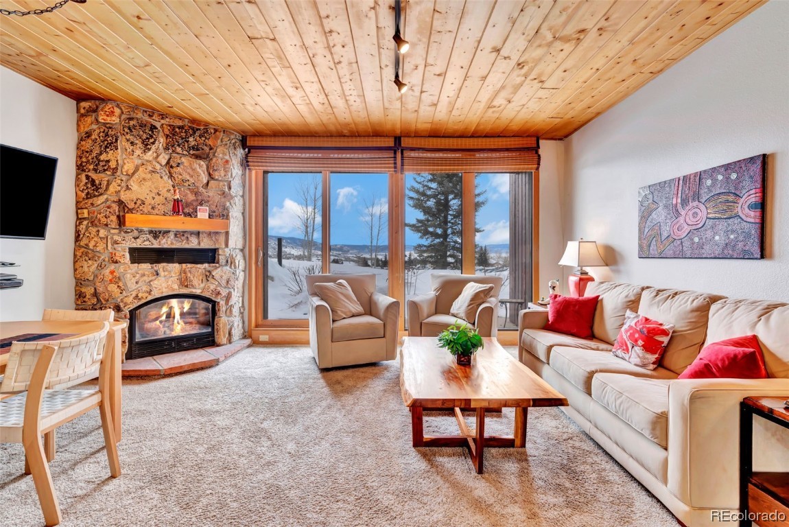 2160 Mount Werner CIRCLE 3306