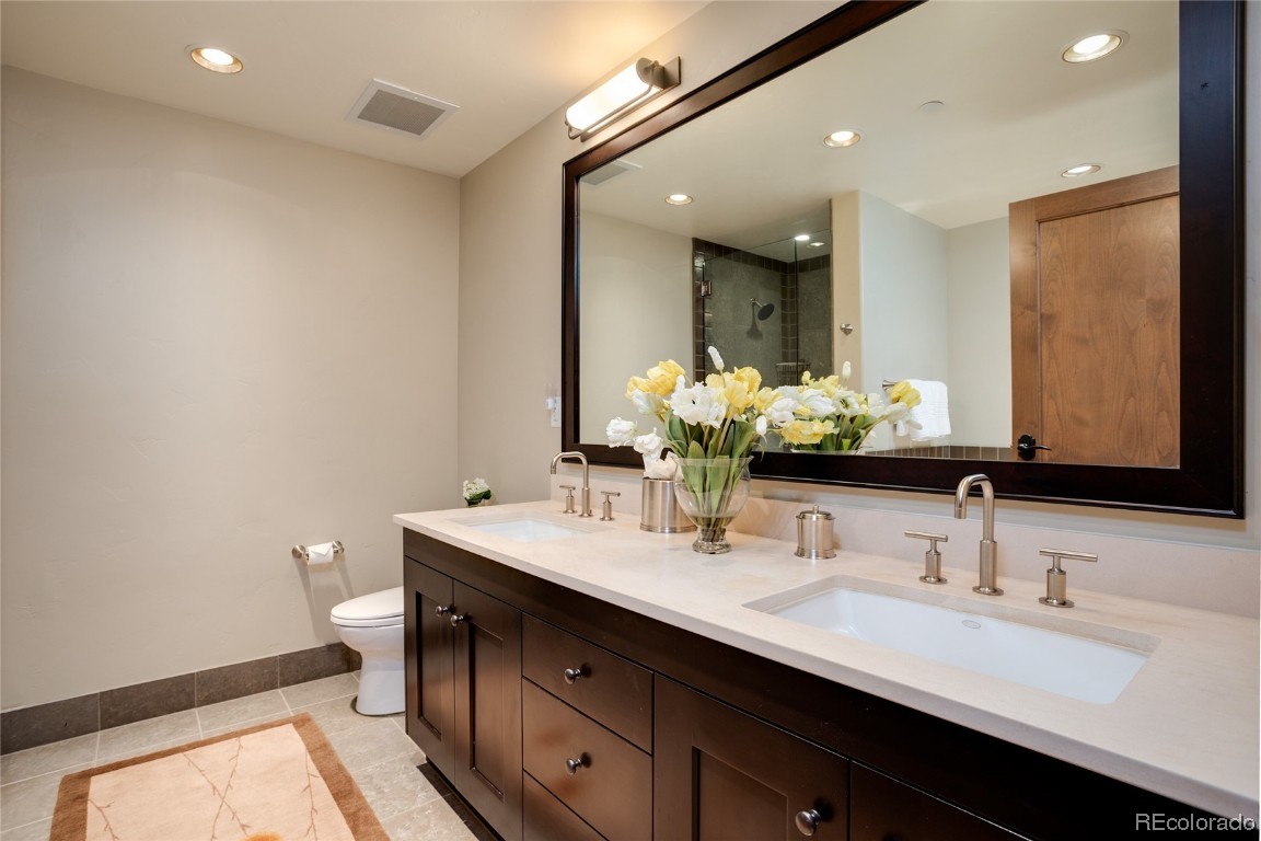 2410 Ski Trail LANE 2301 & 2302