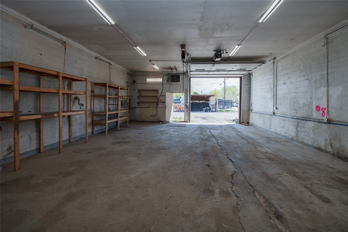 290 W Lincoln AVENUE 1