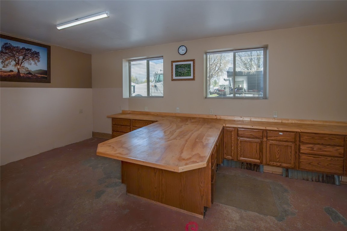 290 W Lincoln AVENUE 1