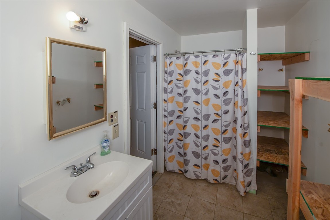 290 W Lincoln AVENUE 1