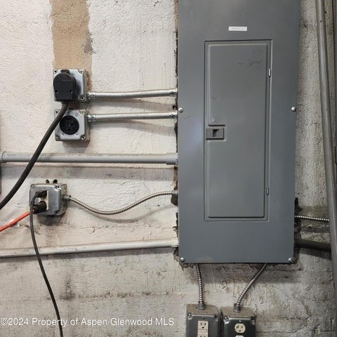 290 W Lincoln AVENUE 1