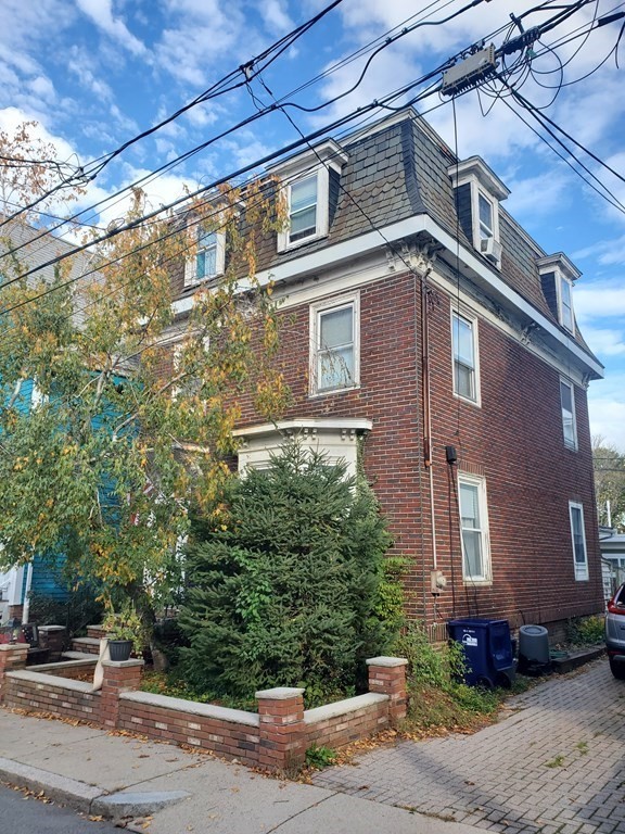 28 Spring Garden St