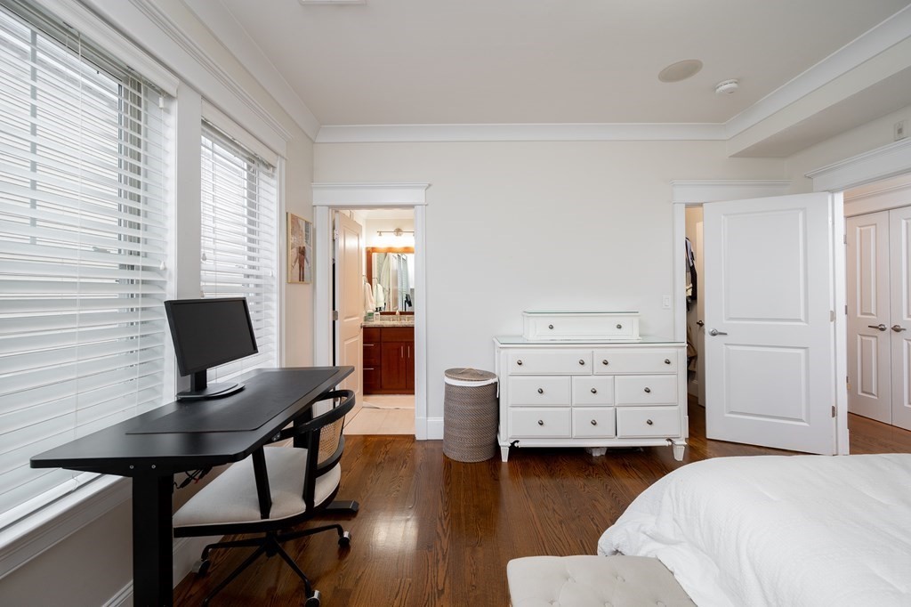 39 Coffey St # 4