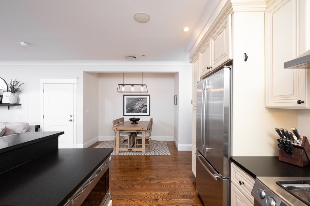 39 Coffey St # 4