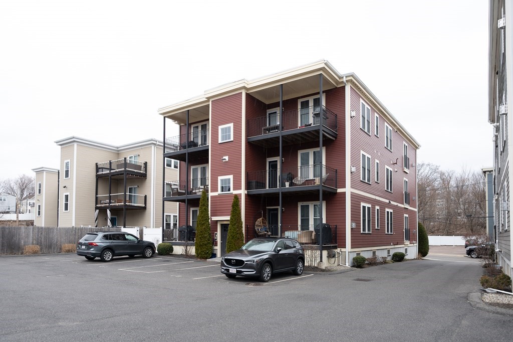 39 Coffey St # 4