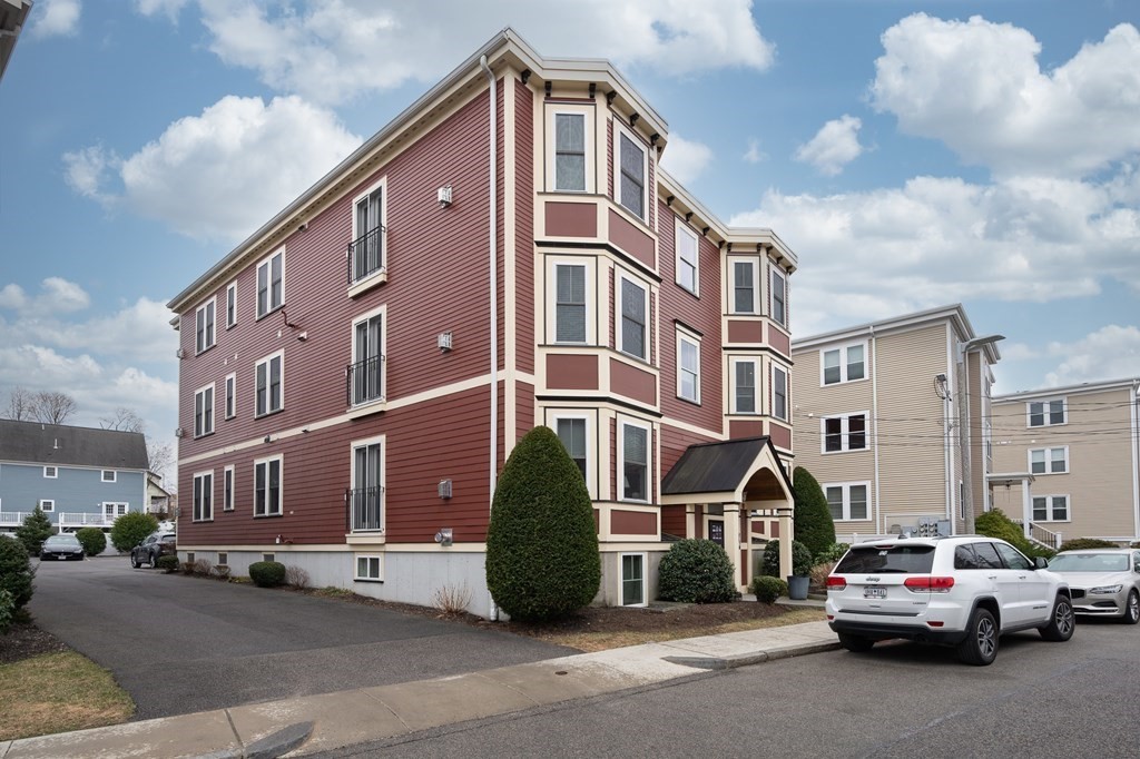 39 Coffey St # 4