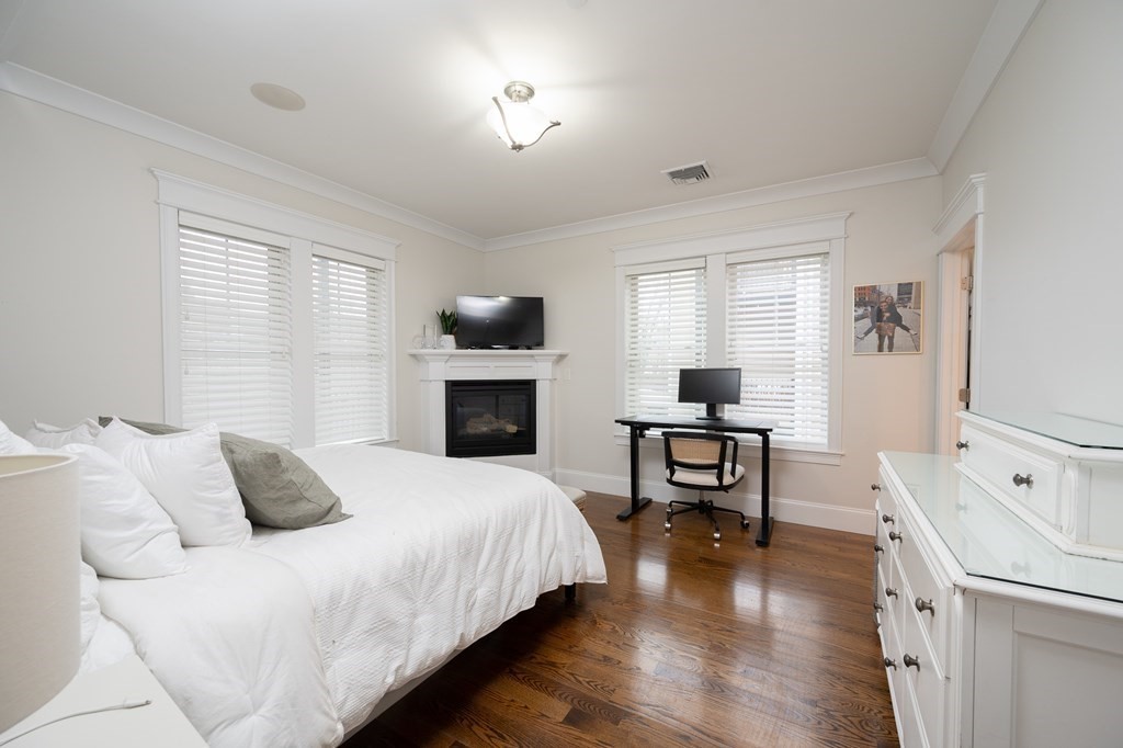 39 Coffey St # 4