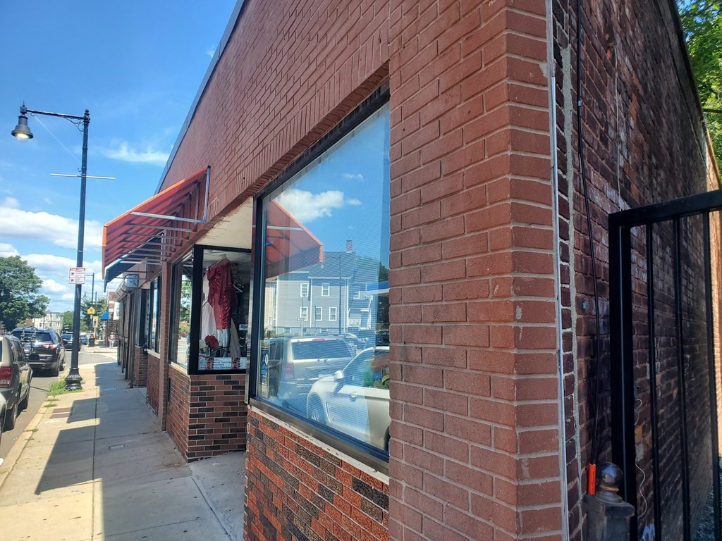 1692B Dorchester Ave.
