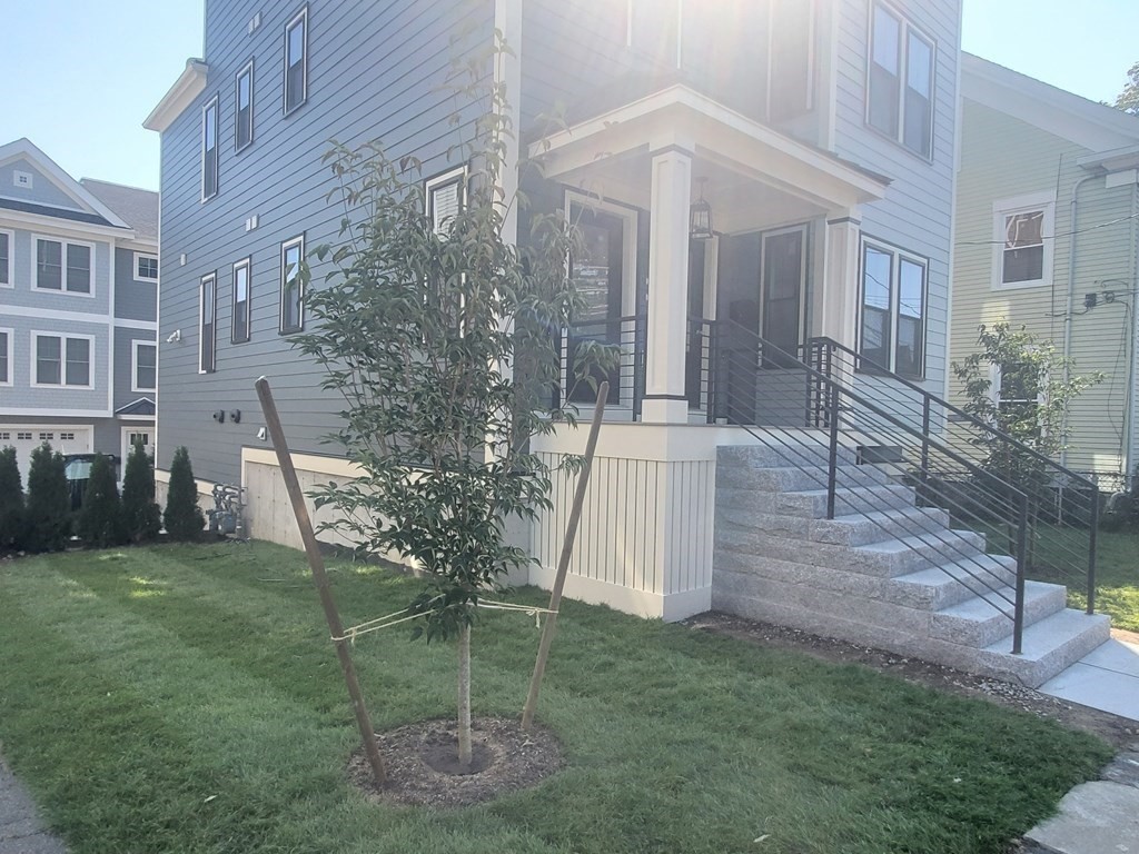 10 Hallet Street # 1