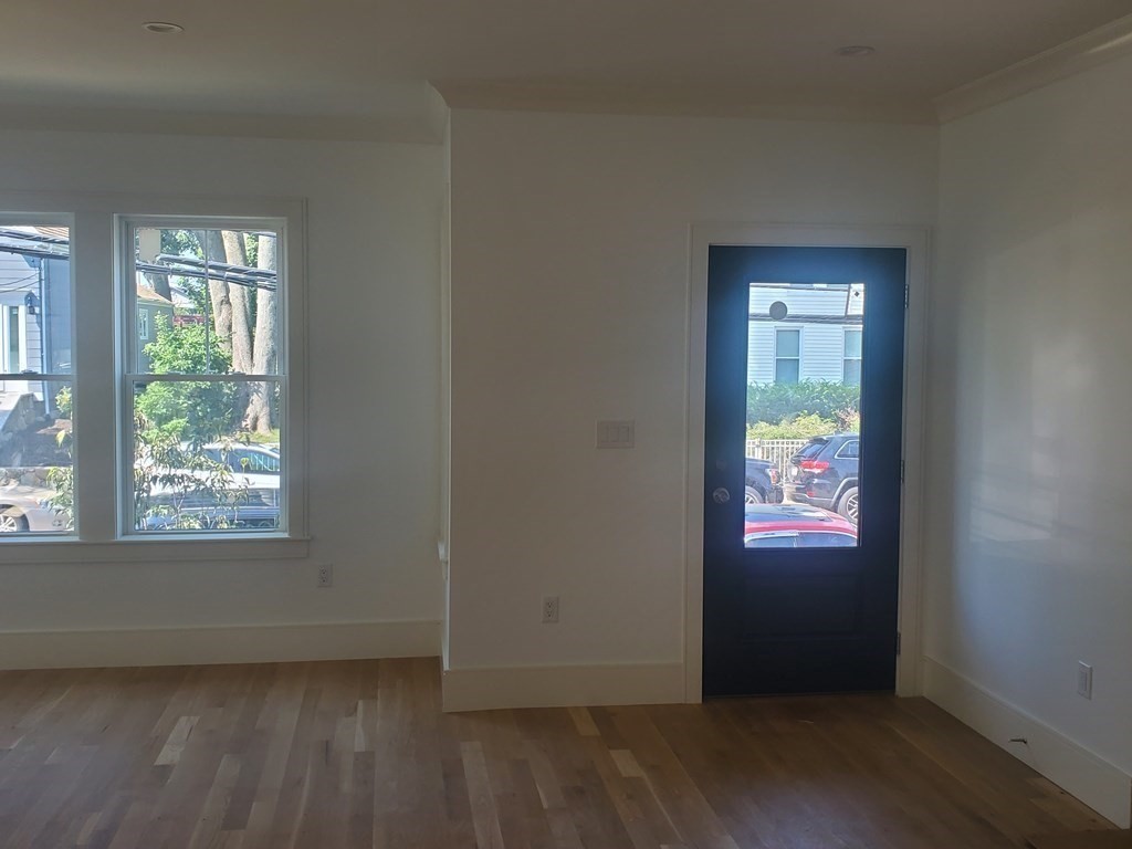 10 Hallet Street # 1