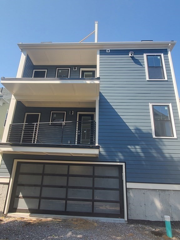 10 Hallet Street # 1