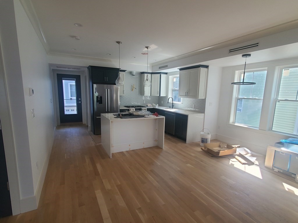 10 Hallet Street # 1