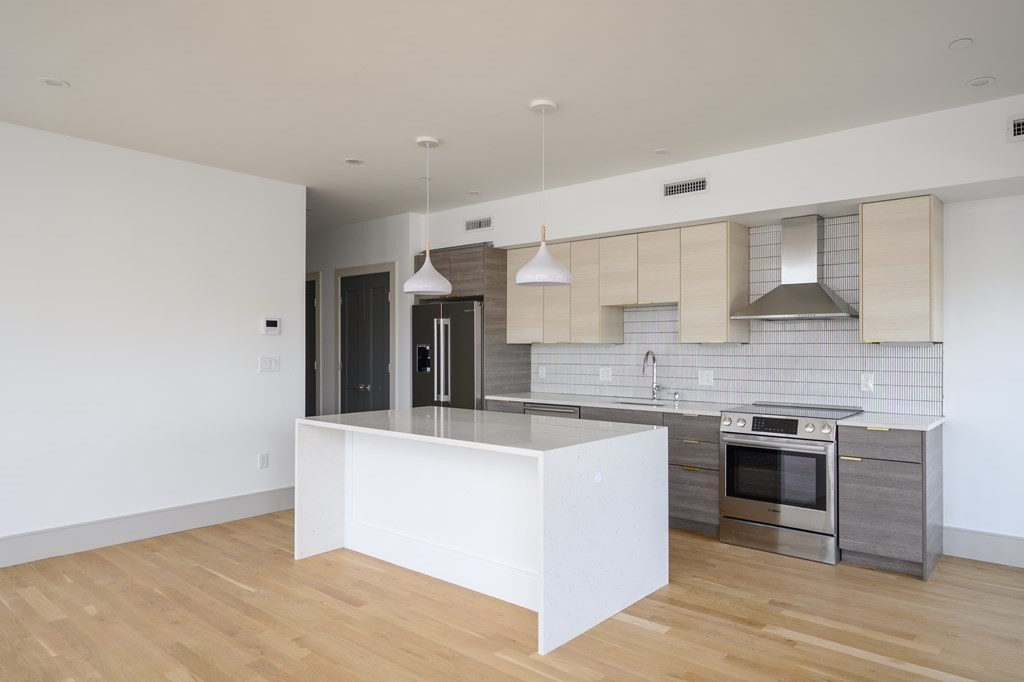 19 Clapp Street # 8