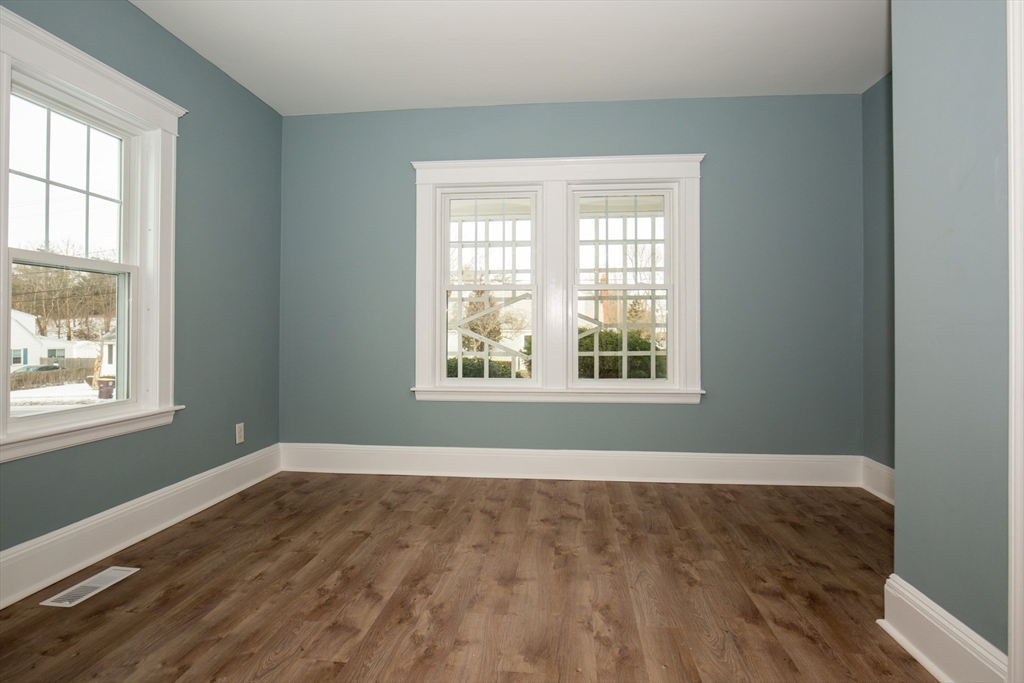 1121 Commercial Street # 1
