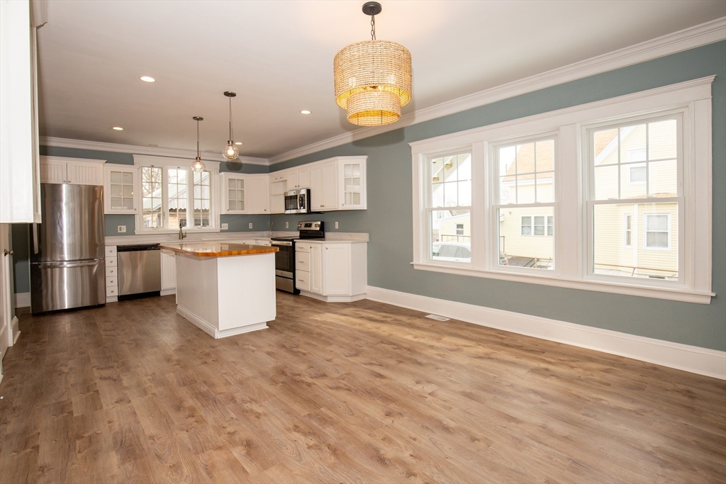 1121 Commercial Street # 1