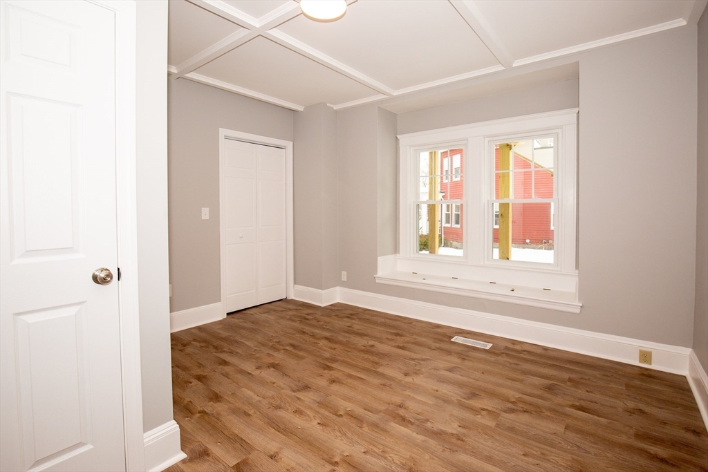 1121 Commercial Street # 1