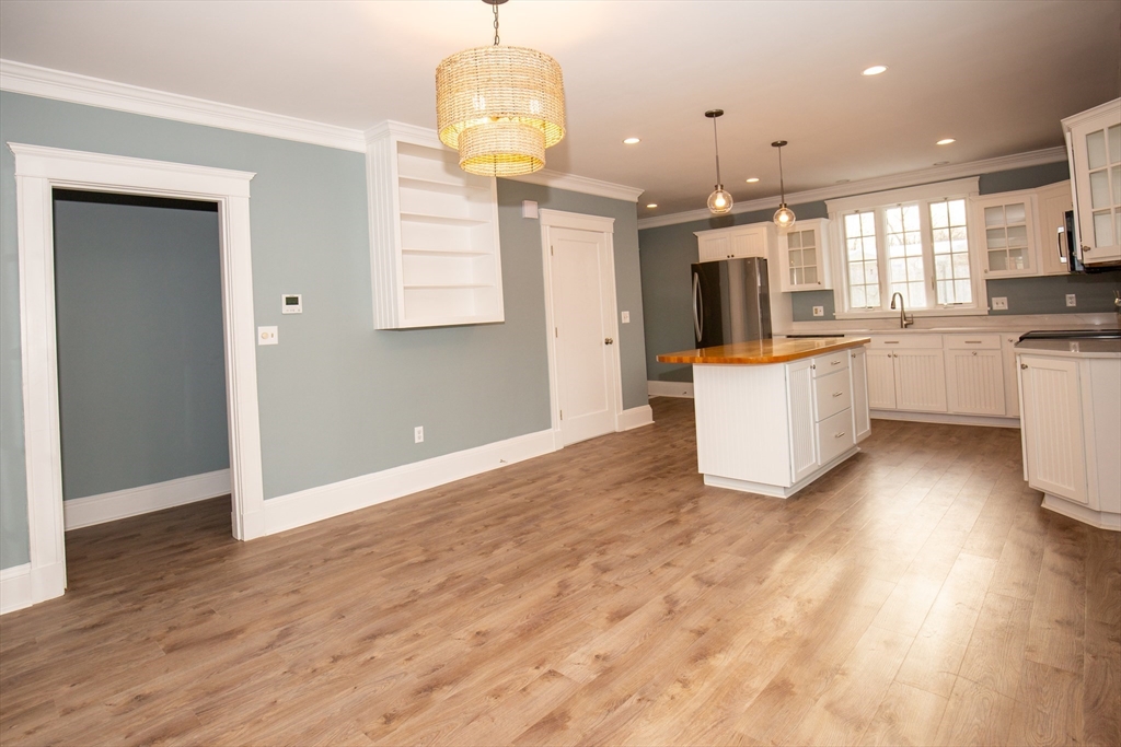 1121 Commercial Street # 1