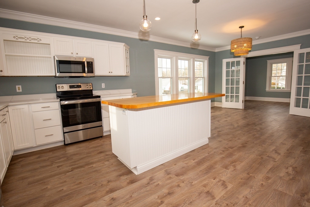 1121 Commercial Street # 1
