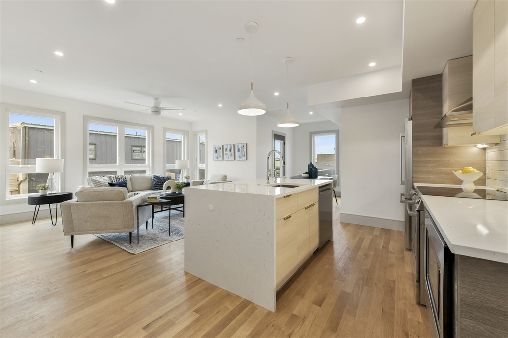 19 Clapp St. # 4