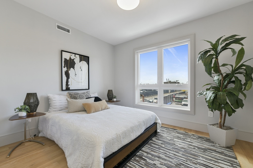 19 Clapp St. # 4