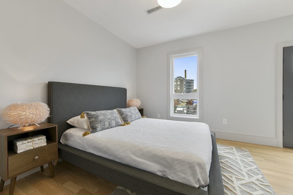 19 Clapp St. # 4